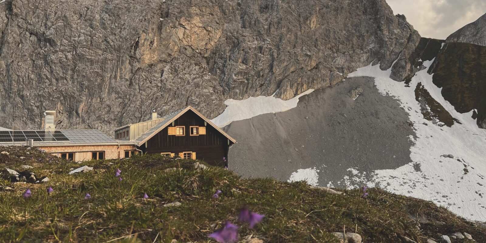 Anhalter Hütte before the Heiterwand