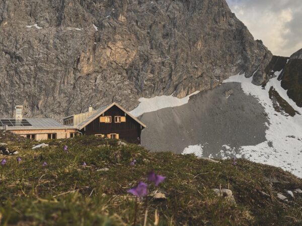 Anhalter Hütte before the Heiterwand